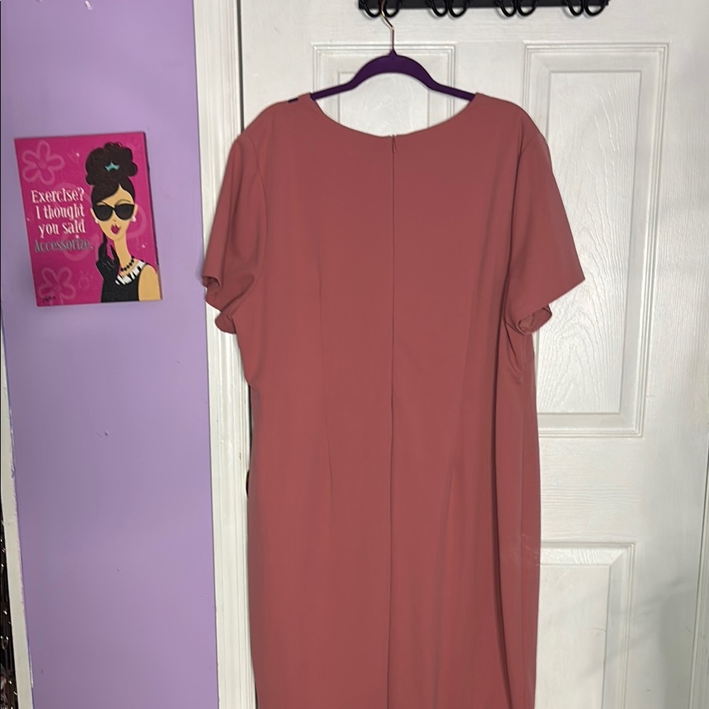 Pink V-Neck Midi Dress - Picture 4 of 8